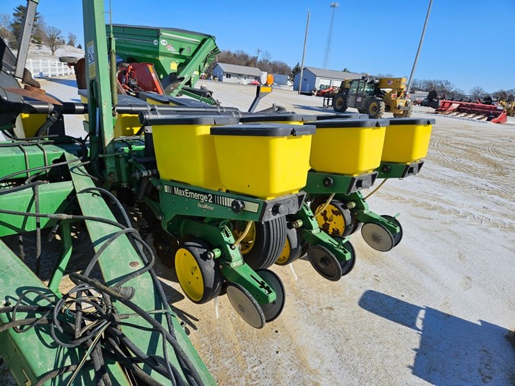 john-deere-7200-image-15