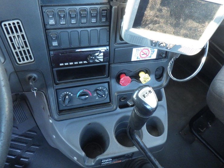 2016-international-prostar-image-9