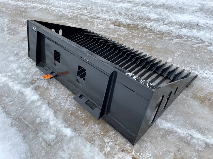 #2338-•-wolverine-skeleton-bucket-image-5