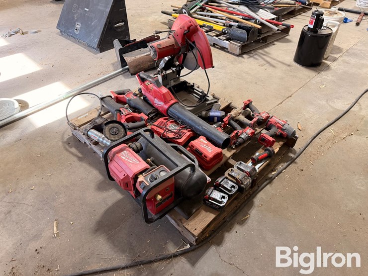 milwaukee-power-tools-&-batteries-image-4