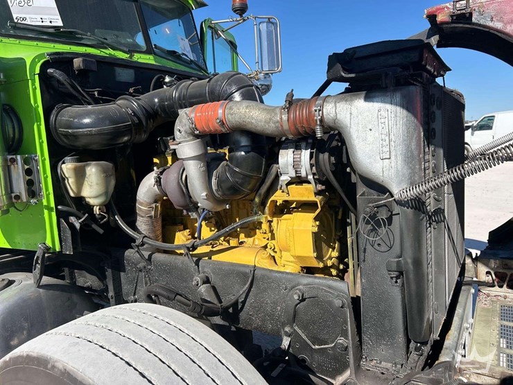 2004-peterbilt-357-image-9