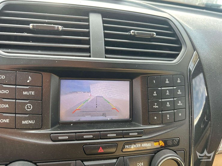 2017-ford-explorer-image-16