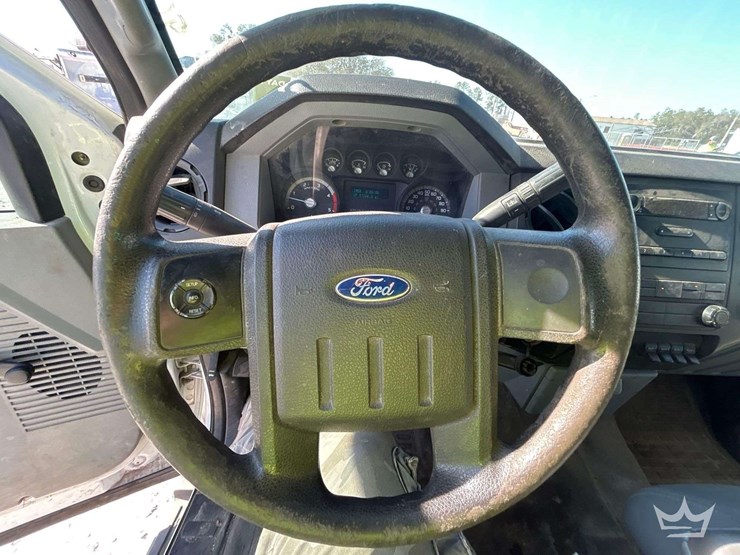 2015-ford-f550-image-12