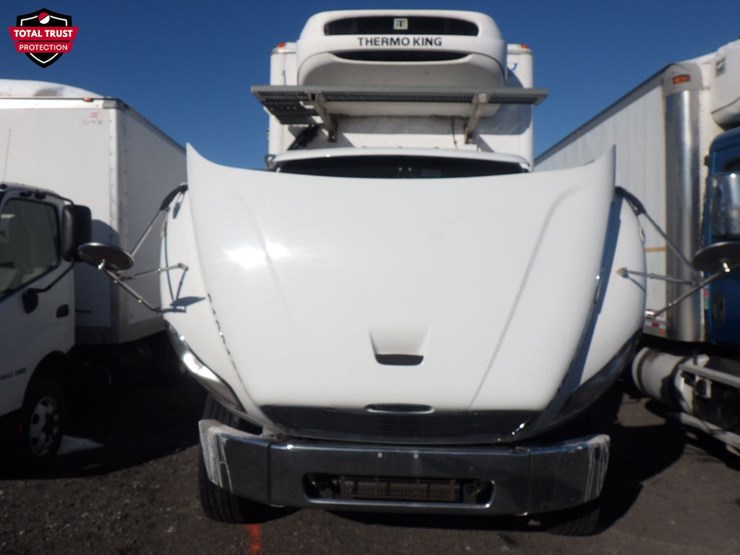 2019-freightliner-m2-106-image-17