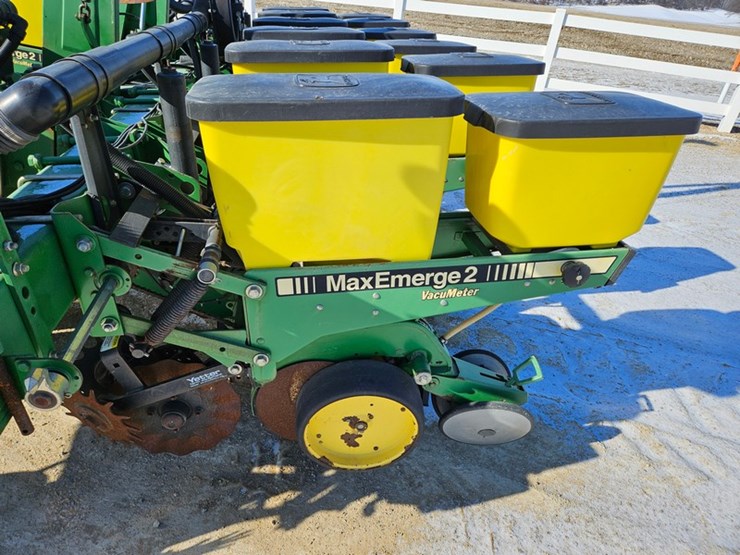 john-deere-7200-image-25