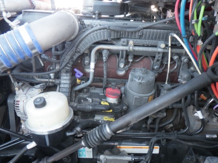 2018-peterbilt-579-image-18