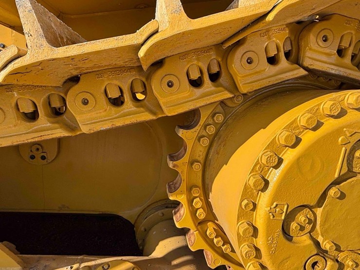 2019-caterpillar-d8t-image-18