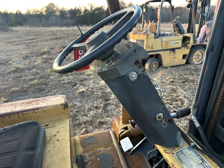 caterpillar-vc60d-image-16