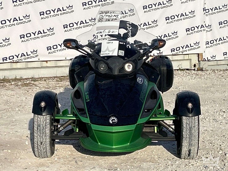 2012-can-am-spyder-motorcycle-image-27