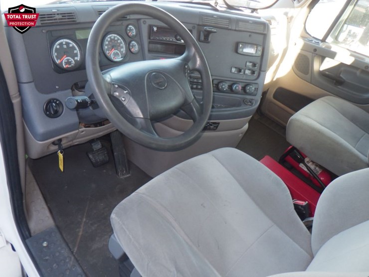 2019-freightliner-cascadia-125-image-14