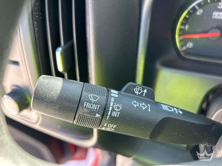 2016-chevrolet-silverado-1500-image-13