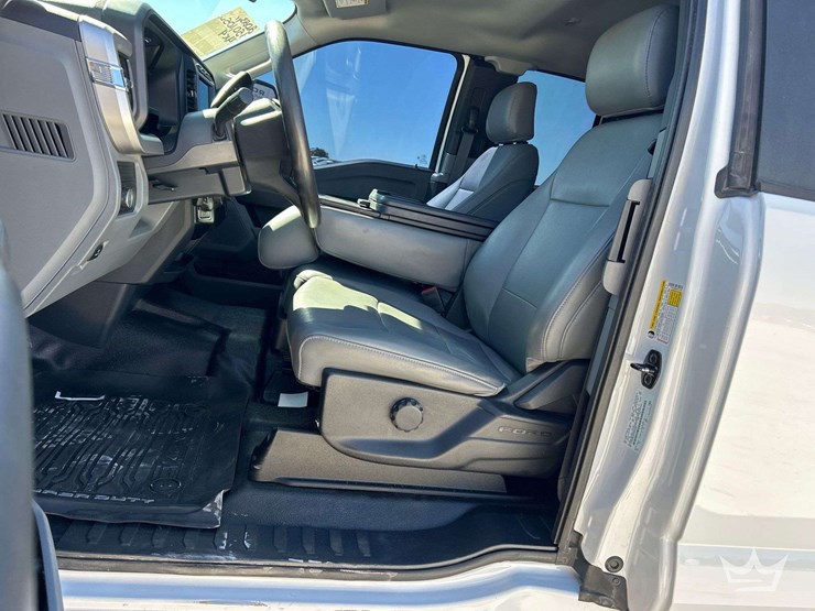 2023-ford-f350-image-13