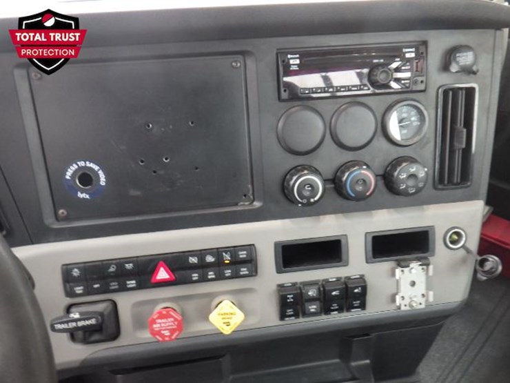 2020-freightliner-cascadia-116-image-17