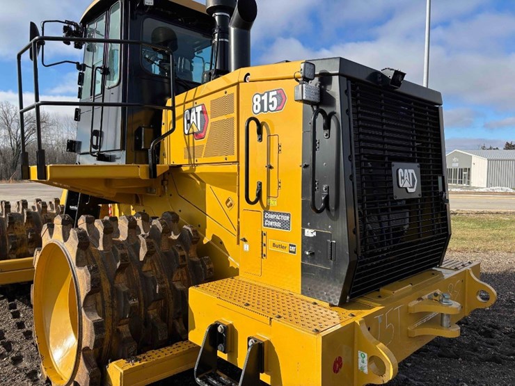 2023-caterpillar-815-image-8