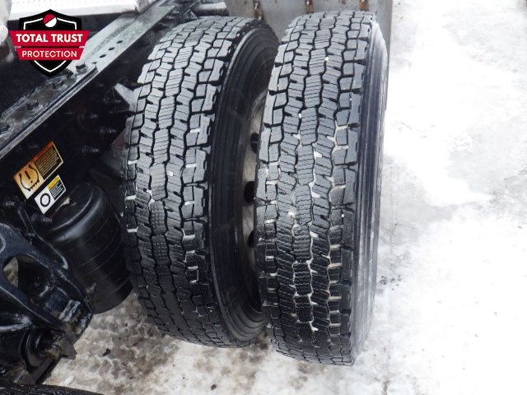 2019-peterbilt-579-image-6