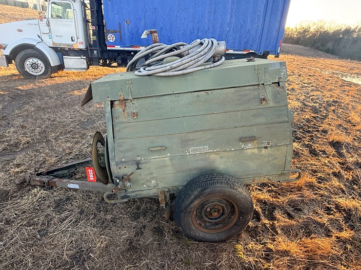 #2595-•-davey-towable-air-compressor-image-2