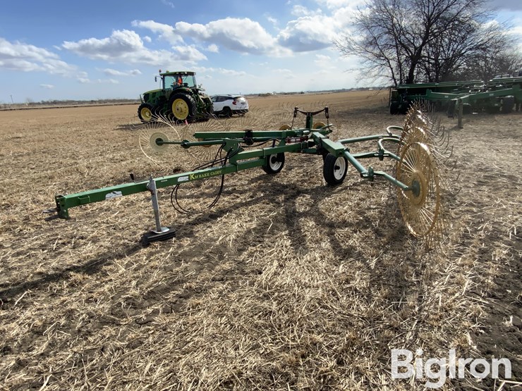 km-rake-caddy-hay-rake-image-1