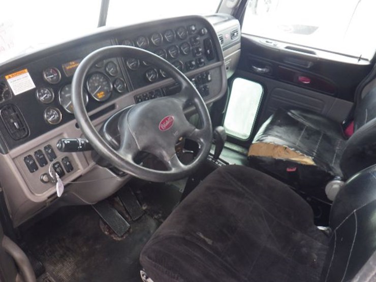 2014-peterbilt-386-image-17