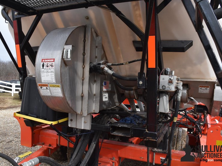 2012-kuhn-krause-gladiator-1200-8r30-strip-till-applicator-w/montag-dry-fertilizer-image-14