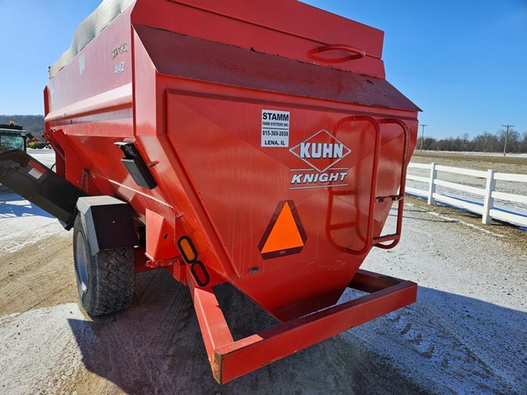 #311-•-2012-knight-4142-mixer-feed-wagon-image-22
