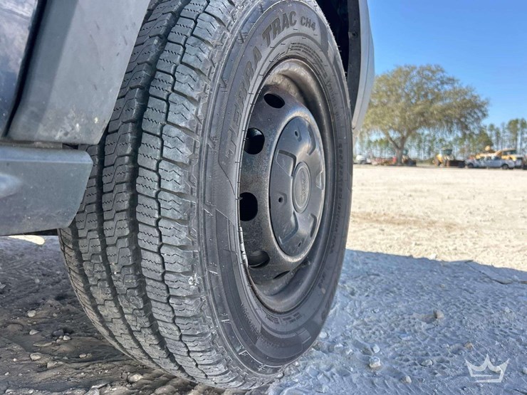 2015-ford-transit-image-46