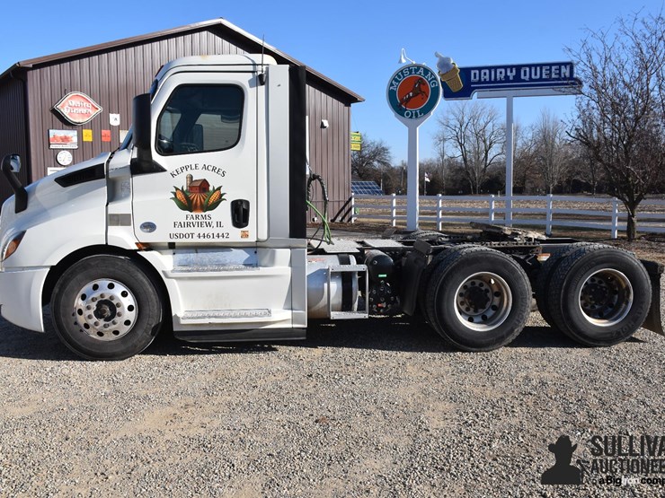 2019-freightliner-cascadia-116-t/a-truck-tractor-image-8
