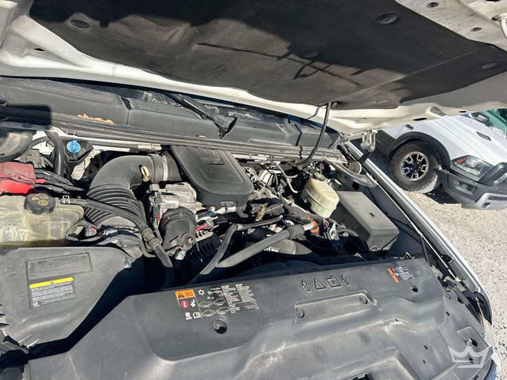 2014-chevrolet-silverado-2500hd-image-9