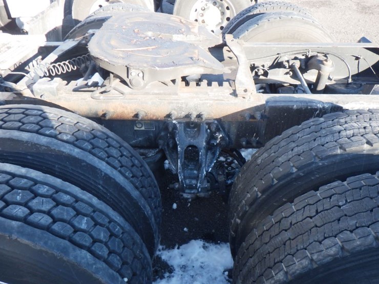 2018-peterbilt-579-image-13