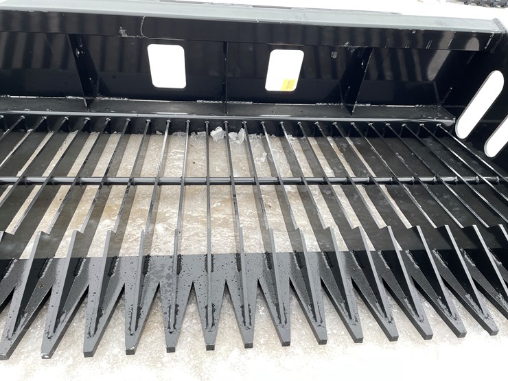 #2337-•-wolverine-skeleton-bucket-image-12