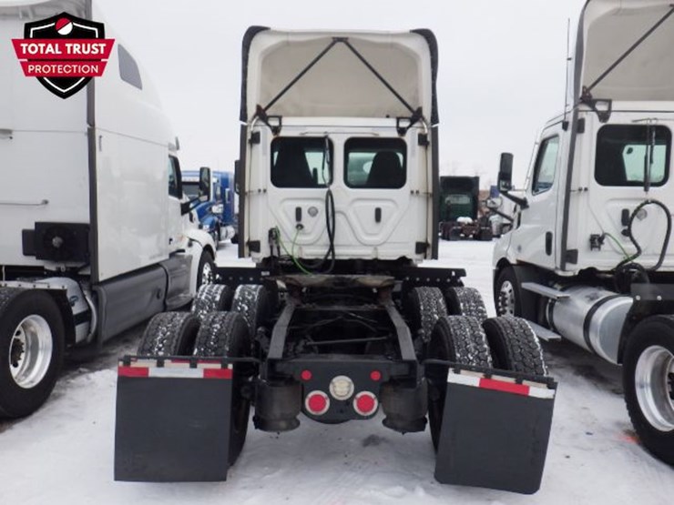 2021-freightliner-cascadia-116-image-8