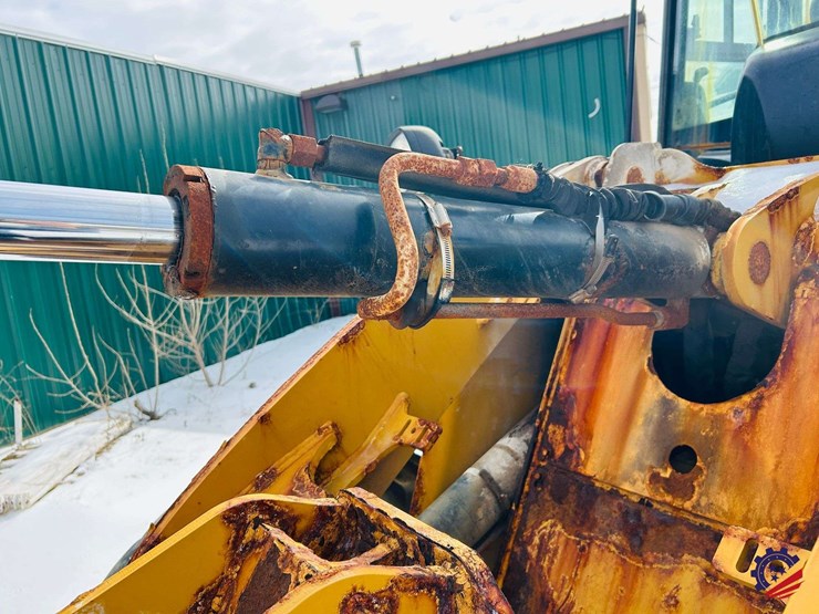 caterpillar-914m-image-34