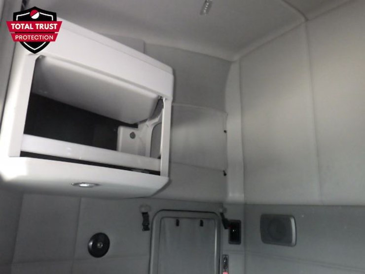 2022-kenworth-t680-image-23