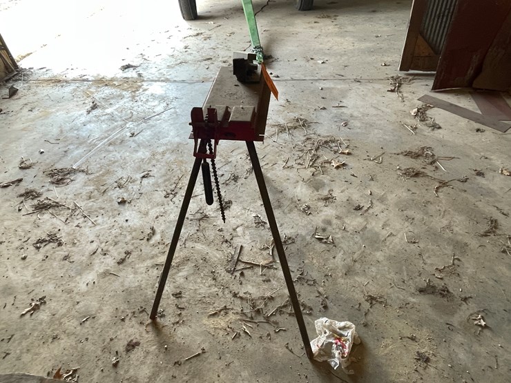 #5923-•-pipe-vise-image-2