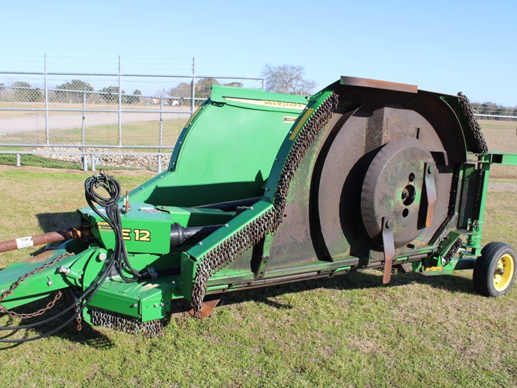 2019-john-deere-e12-image-1
