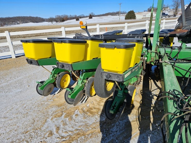 john-deere-7200-image-14