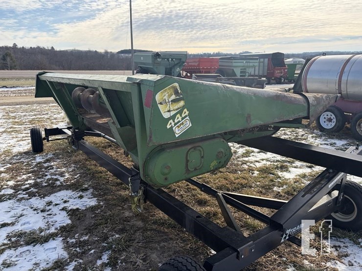 john-deere-444-image-3