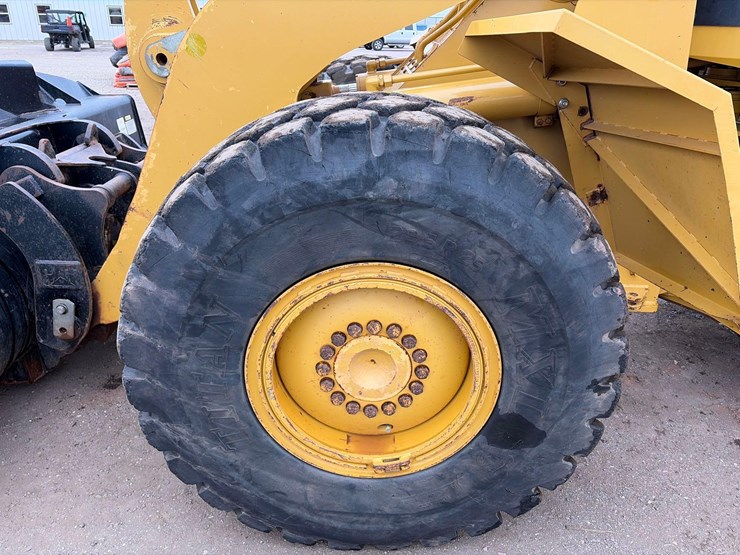 caterpillar-938h-image-19