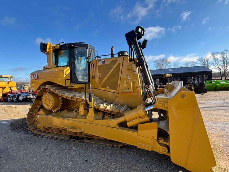 2019-caterpillar-d8t-image-4