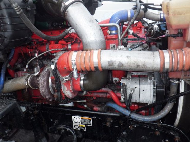 2017-peterbilt-579-image-23