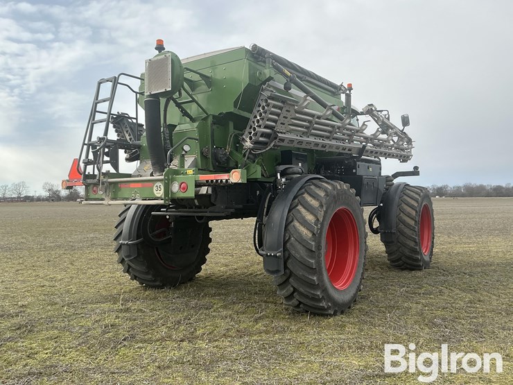 2023-fendt-rogator-937h-self-propelled-dry-fertilizer-spreader-image-5