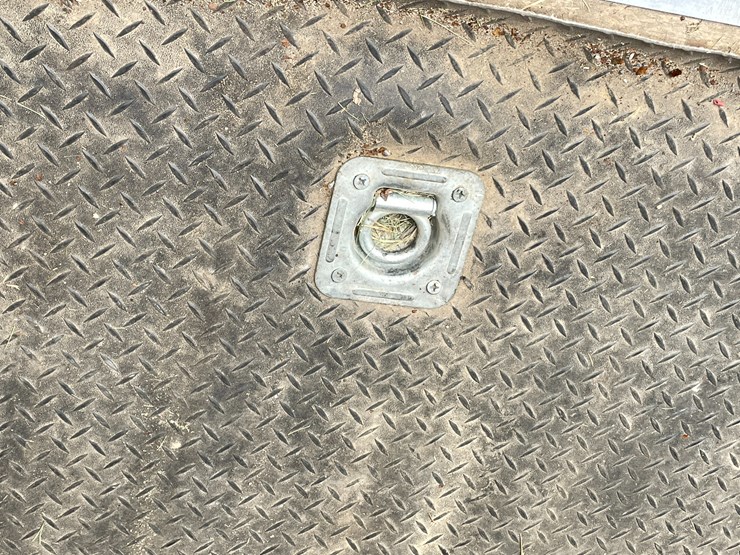 #4004-•-2016-enclosed-24'-rc-trailer-(has-wi-title)-image-33