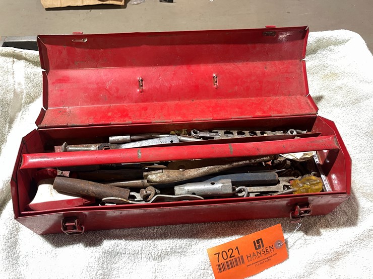#7021-•-metal-toolbox-with-tools-image-4