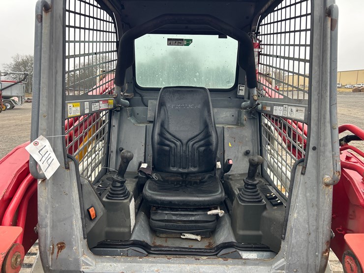 2017-takeuchi-tl12r2-image-12