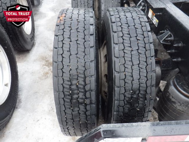 2019-peterbilt-579-image-13