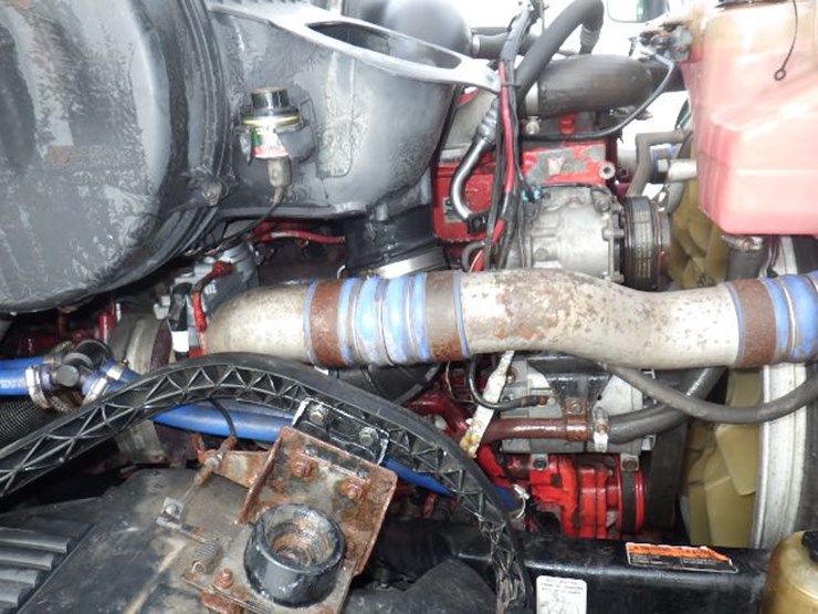 2016-volvo-vnl-300-image-22