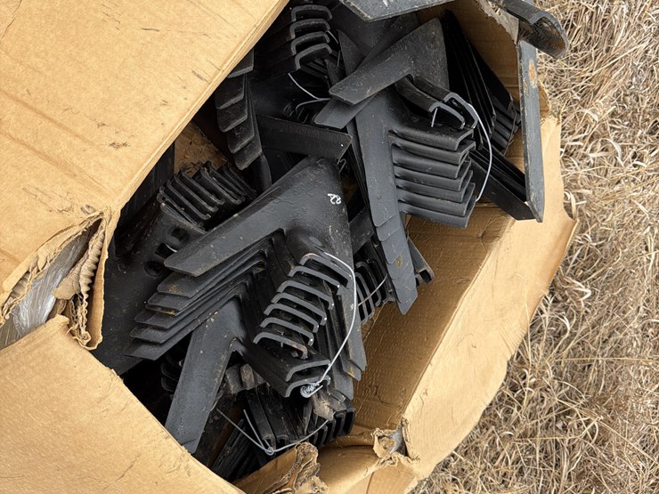 unverferth-tillage-sweeps-image-4