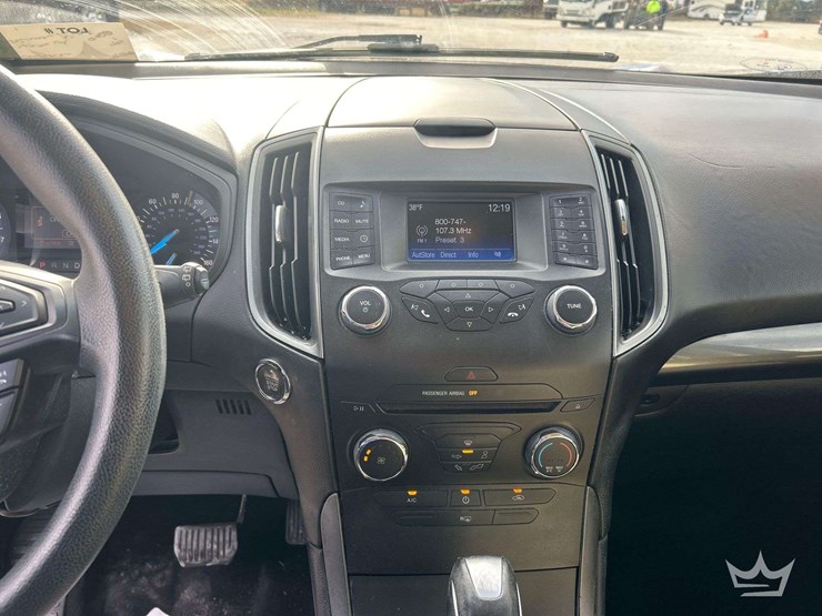 2015-ford-edge-image-15