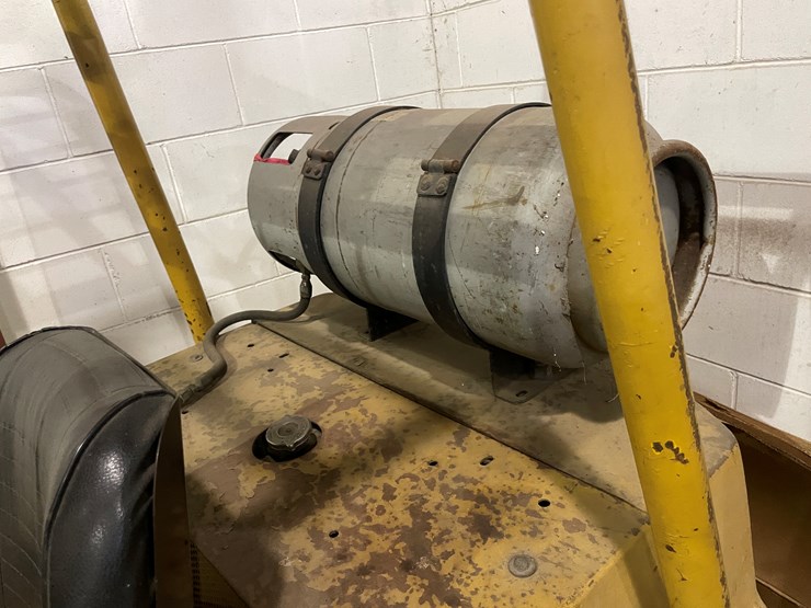 #4006-•-yale-fork-lift-image-9