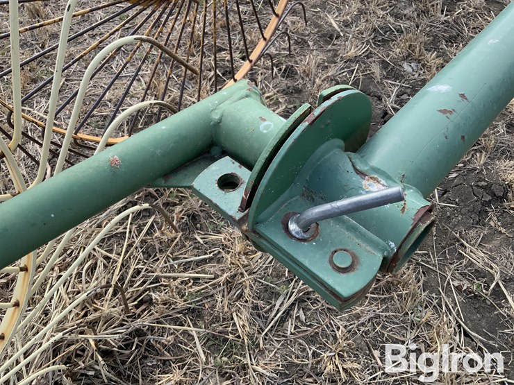 km-rake-caddy-hay-rake-image-14