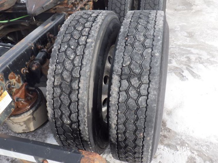 2016-freightliner-cascadia-125-image-8